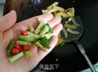 炝炒西瓜皮的做法步骤:7