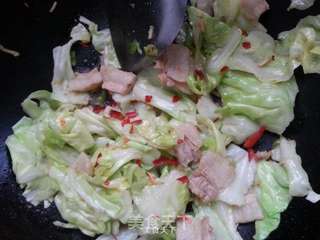 手撕包菜炒肉的做法步骤:11