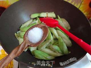 鸡蛋炒丝瓜的做法步骤:9