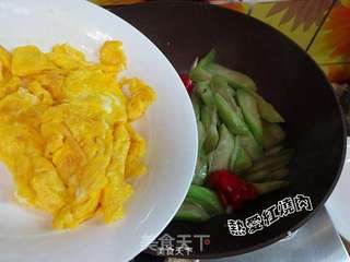 鸡蛋炒丝瓜的做法步骤:11
