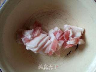手撕包菜炒肉的做法步骤:3