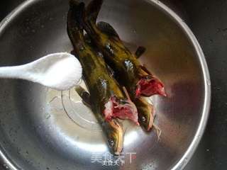 文蛤昂刺鱼汤的做法步骤：3