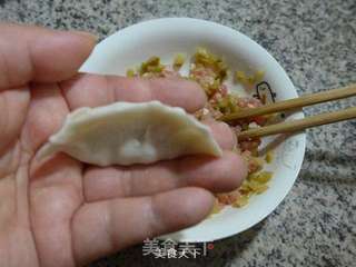 榨菜猪肉馅锅贴的做法步骤:8