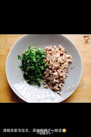 樱花虾肉馄饨的做法步骤:2
