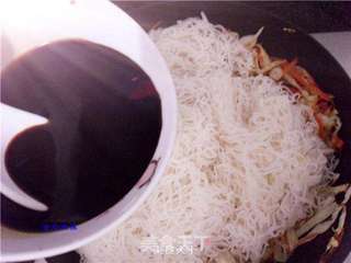 包菜炒粉丝的做法步骤:12