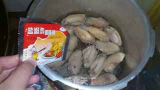 油焗芝麻鸡翅的做法步骤:6