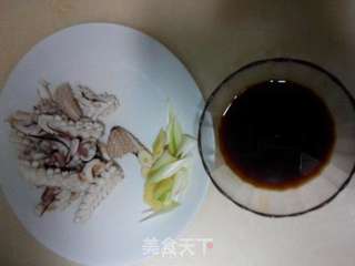 油爆鱿鱼的做法步骤:5