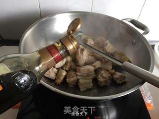 春笋百叶结焖排骨的做法步骤:3