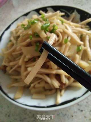 肉丝小炒二丝~葫芦丝土豆炒肉丝的做法步骤:12