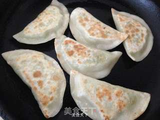 南瓜煎饺的做法步骤:7