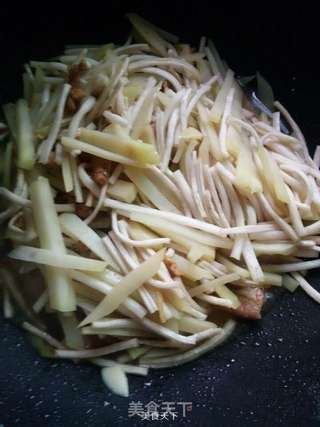 肉丝小炒二丝~葫芦丝土豆炒肉丝的做法步骤:9