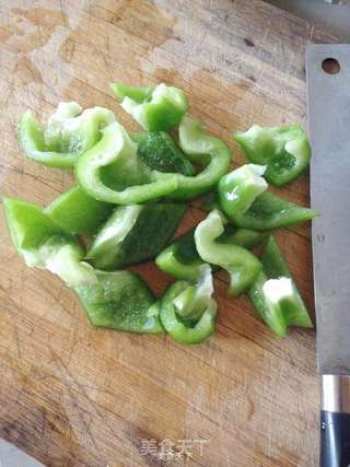 青椒炒有机花菜的做法步骤:3