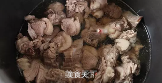 秘制啤酒鸭红九九的做法步骤:2