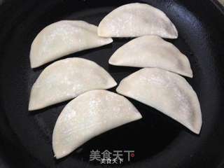 南瓜煎饺的做法步骤:6