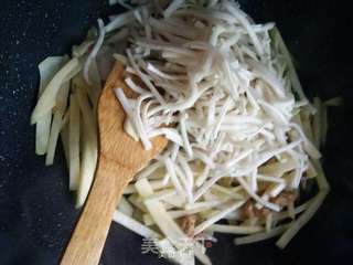 肉丝小炒二丝~葫芦丝土豆炒肉丝的做法步骤:8