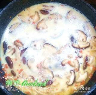 白汁蘑菇鸡肉意大利贝壳面(=^● w ●^=)的做法步骤:10