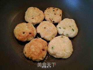 葱香豆渣饼的做法步骤:4