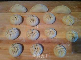 菠菜粉条鸡蛋素蒸包的做法步骤:10
