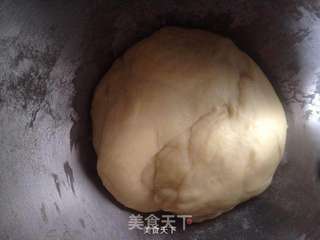 椰蓉炼乳面包--口感极好 #皮黑森林#的做法步骤:2