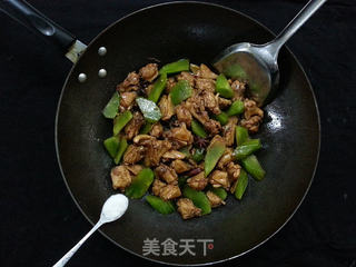 美丽传奇的美人菜=撞击味蕾极限鸡翅烧莴苣的做法步骤:15
