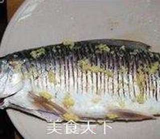 香煎鲮鱼的做法步骤:4