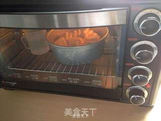 椰蓉炼乳面包--口感极好 #皮黑森林#的做法步骤:16
