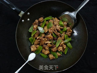 美丽传奇的美人菜=撞击味蕾极限鸡翅烧莴苣的做法步骤:14