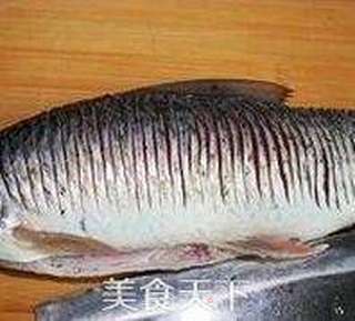 香煎鲮鱼的做法步骤:2