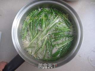 香葱油【金龙鱼稻米油试用】的做法步骤:3