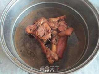 扒肘子的做法步骤:3