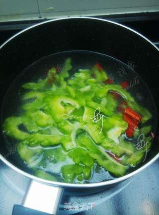 苦瓜炒牛肉的做法步骤:5