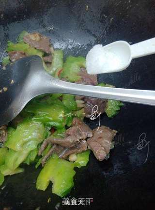 苦瓜炒牛肉的做法步骤:10