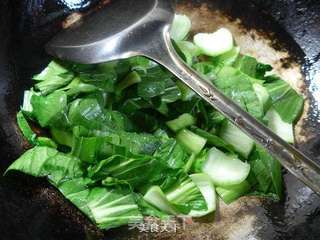 火腿肠青菜炒年糕的做法步骤:5