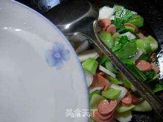 火腿肠青菜炒年糕的做法步骤:7