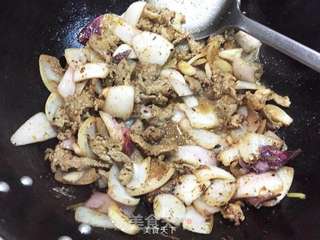 洋葱孜然羊肉的做法步骤:13