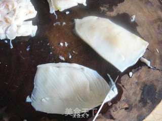 清炒墨鱼的做法步骤:2