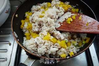 甜椒牛肉炒饭的做法步骤:5