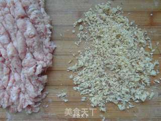 猪肉蒜薹馅饼的做法步骤:2