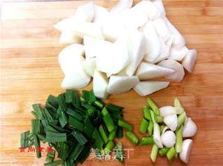 肉丸烧萝卜的做法步骤:2