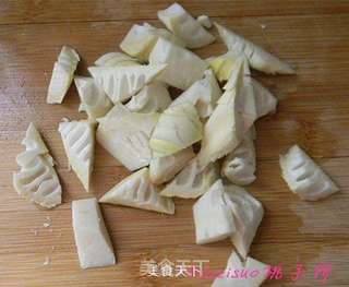 油焖春笋鸡翅的做法步骤:3