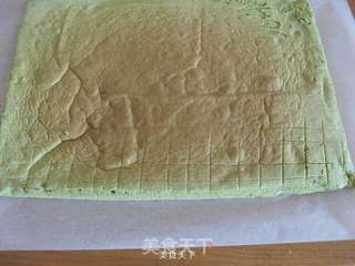 抹茶奶油草莓夹心蛋糕卷的做法步骤:17