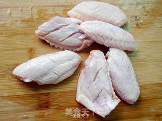 黄油培根烤鸡翅的做法步骤:2