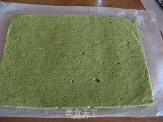 抹茶奶油草莓夹心蛋糕卷的做法步骤:14