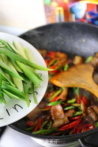 回锅肉的做法步骤:8