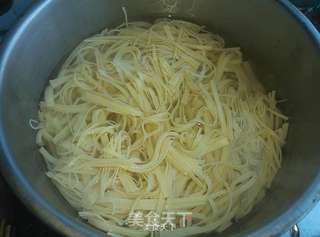 葱油豆腐皮的做法步骤：3