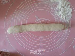 萌萌哒~~熊猫豆沙包的做法步骤:7