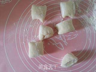 萌萌哒~~熊猫豆沙包的做法步骤:8