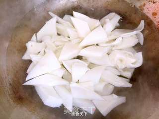 孜然辣酱炒黄喉的做法步骤:2