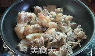 【笋干烧猪蹄】--- 享受春天里带来的美味的做法步骤:4