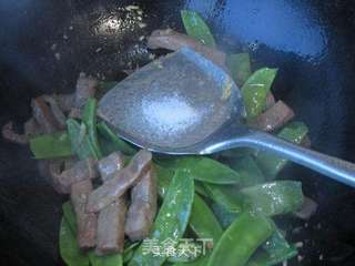 菲力牛排炒荷兰豆的做法步骤:9